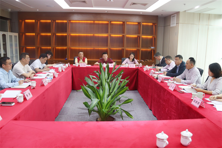 鄧華應邀前往廣弘百創(chuàng)供應鏈服務（海南）有限公司、南海商品交易中心洽談合作事宜