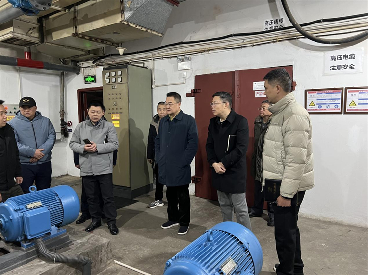 省供銷社總會計(jì)師彭剛以“四不兩直”方式帶隊(duì)檢查棉麻集團(tuán)安全生產(chǎn)工作